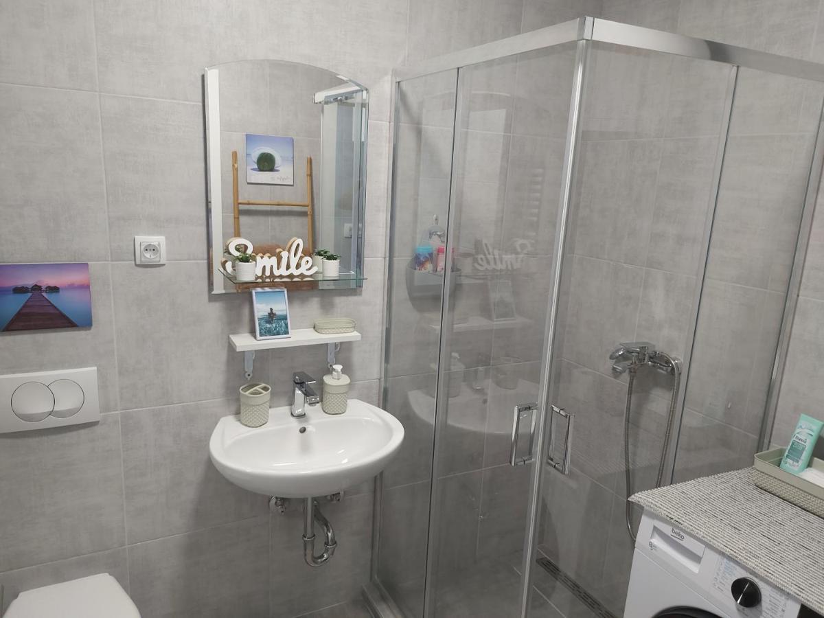 # Espresso 2 Apartman Sa Garazom Sremska Mitrovica Exterior foto